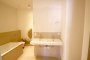 Traumhafte 2-Raum-Wohnung mit Sonnenterrasse und Küche, super Lage und Luxus Standard - Badezimmer
