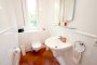 Ein Traum - Wunderbar helles Haus mit Küche, sonniger Terrasse, großem Garten - WC Gast