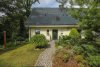 Rarität - wundervolle Doppelhaushälfte auf grünem Grundstück - Sonnenterrasse, Küche, ausbaufähig - Straßenseite