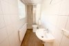Ruhige & charmante 3-Raum-Wohnung neu saniert - Niedrige Decken! Laminat, neue Fenster, Dusche - Badezimmer